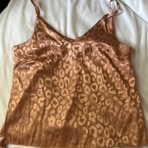 Spaghetti strap pink leopard silk shirt.